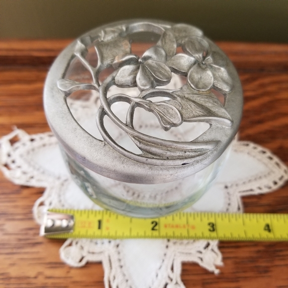 Vintage Elegant 1990s Floral Pewter Boudoir Glass Powder Jar - Picture 9 of 15